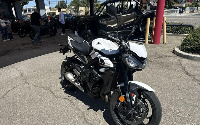 2025 Triumph Street Triple 765 R