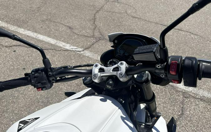 2025 Triumph Street Triple 765 R