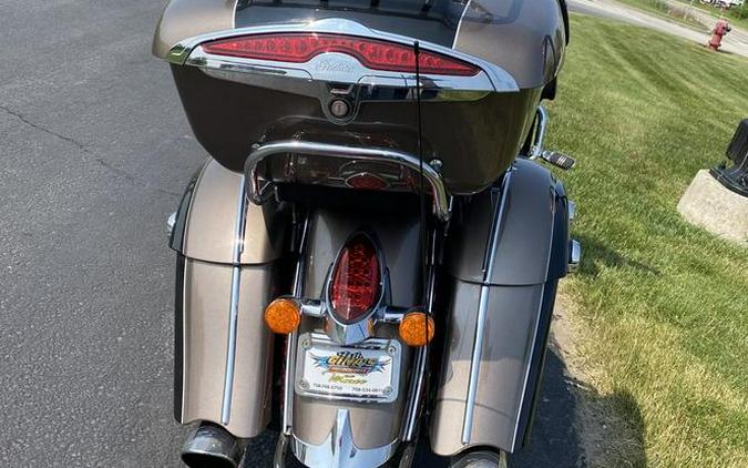 2018 Indian Motorcycle® Roadmaster® ABS Polish.Bronze Over Thund.Black w/Silver Pinst.