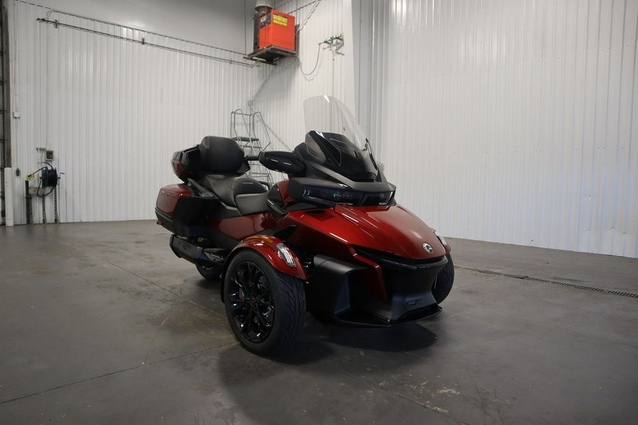 2024 Can-Am® Spyder RT Limited Dark Wheels