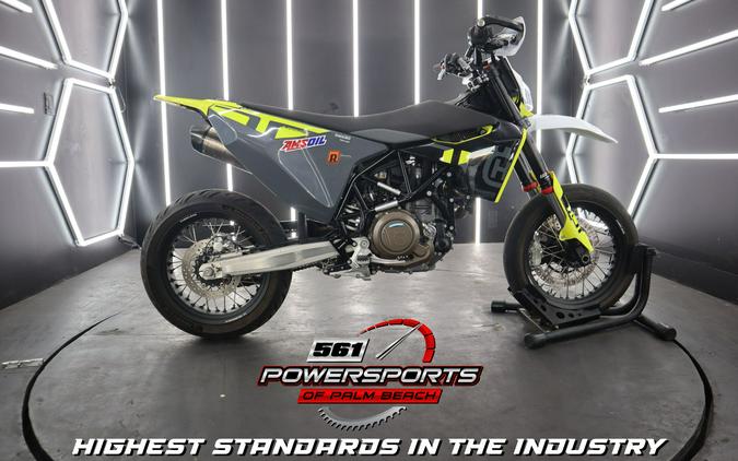 2023 Husqvarna 701 Supermoto