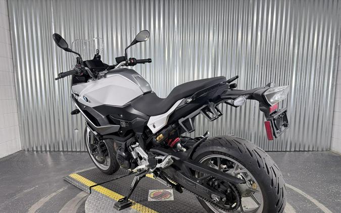 2021 BMW F 900 XR