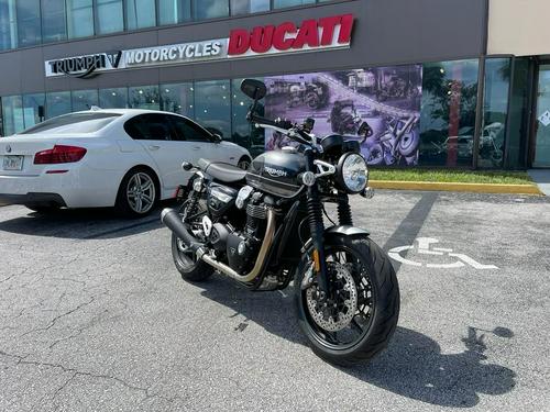 2020 Triumph Speed Twin Review Photo Gallery