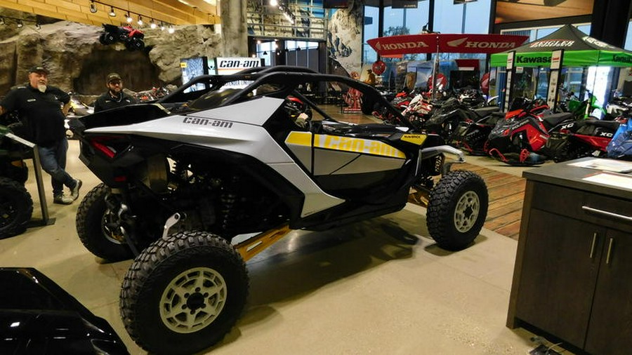 2024 Can-Am® Maverick R 999T DCT