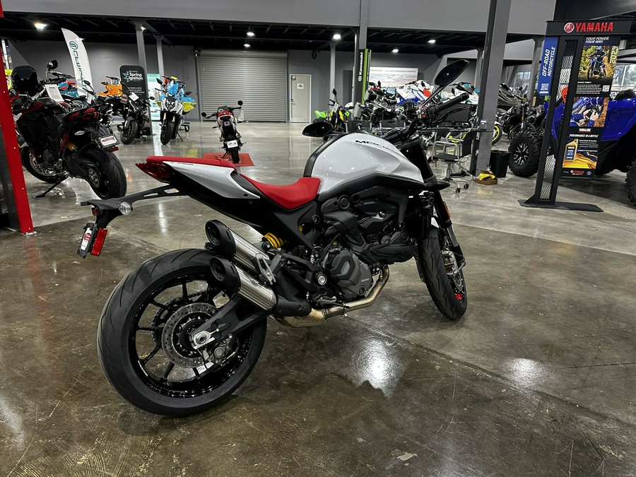 2024 DUCATI MONSTER PLUS