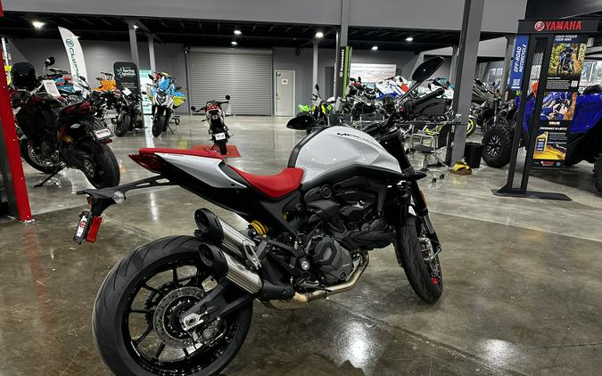 2024 DUCATI MONSTER PLUS