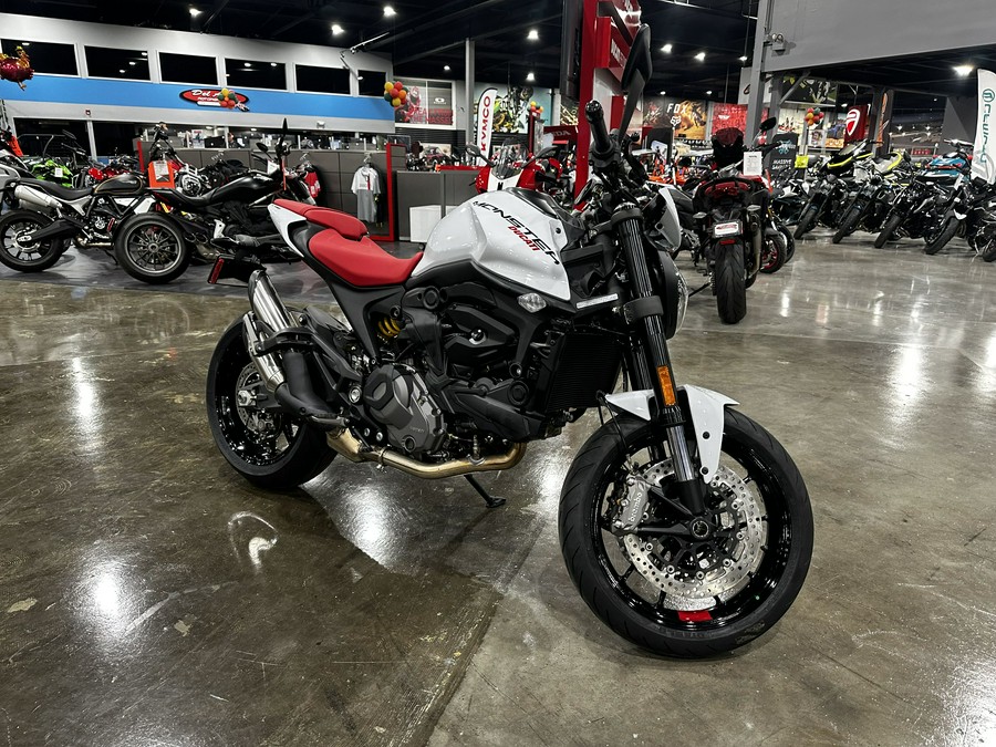 2024 DUCATI MONSTER PLUS