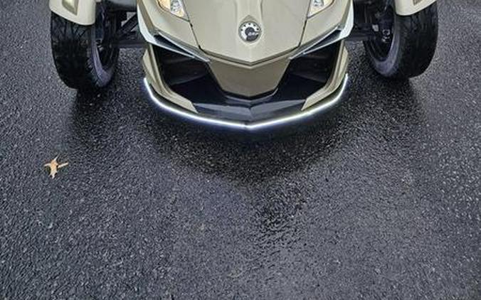 2017 Can-Am® Spyder® RT-S 6-Speed Semi-Automatic (SE6)