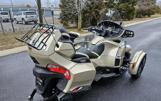 2017 Can-Am® Spyder® RT-S 6-Speed Semi-Automatic (SE6)