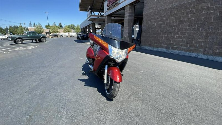 2015 Victory Motorcycles® Vision® Tour Sunset Red with Black Pinstripe