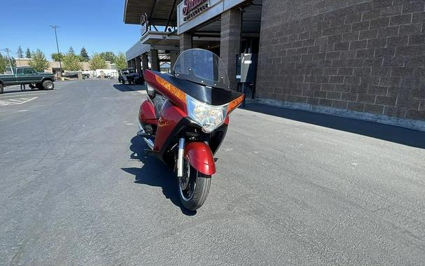 2015 Victory Motorcycles® Vision® Tour Sunset Red with Black Pinstripe