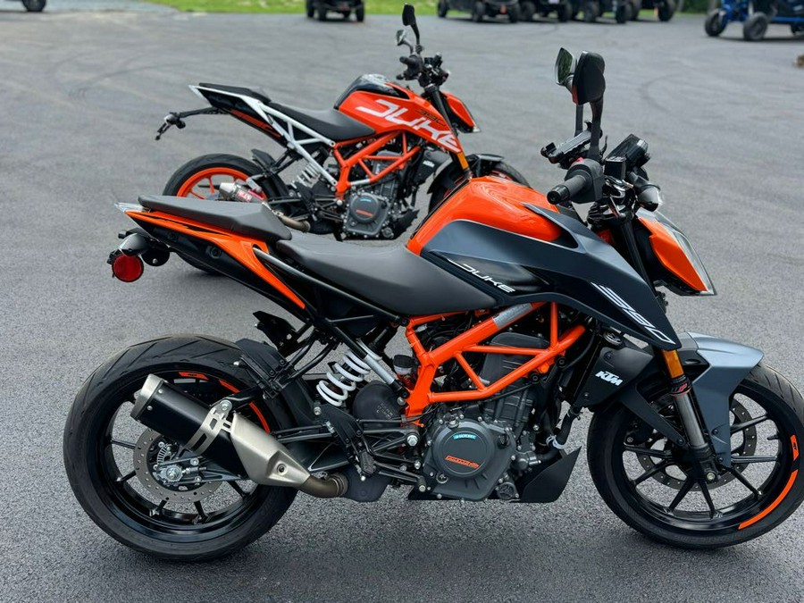 2023 KTM Duke 390