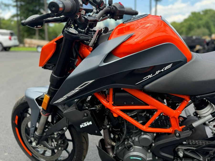 2023 KTM Duke 390