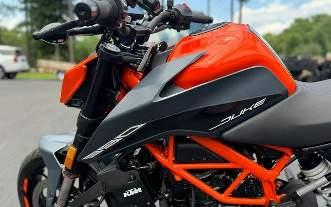 2023 KTM Duke 390