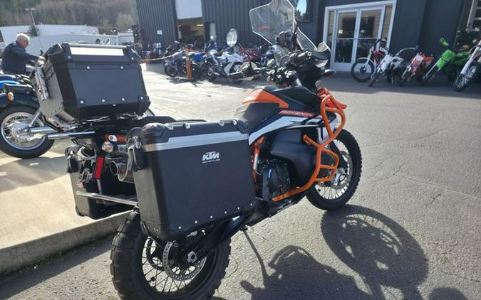 2021 KTM Adventure 890 R