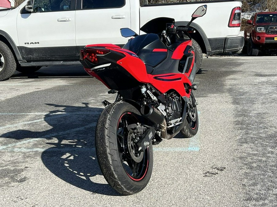 2025 Kawasaki Ninja 500 ABS Passion Red/Metallic Flat Spark Bla
