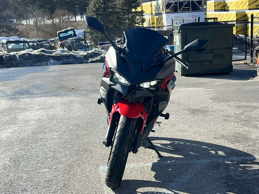 2025 Kawasaki Ninja 500 ABS Passion Red/Metallic Flat Spark Bla