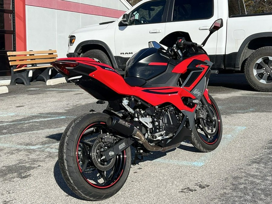 2025 Kawasaki Ninja 500 ABS Passion Red/Metallic Flat Spark Bla