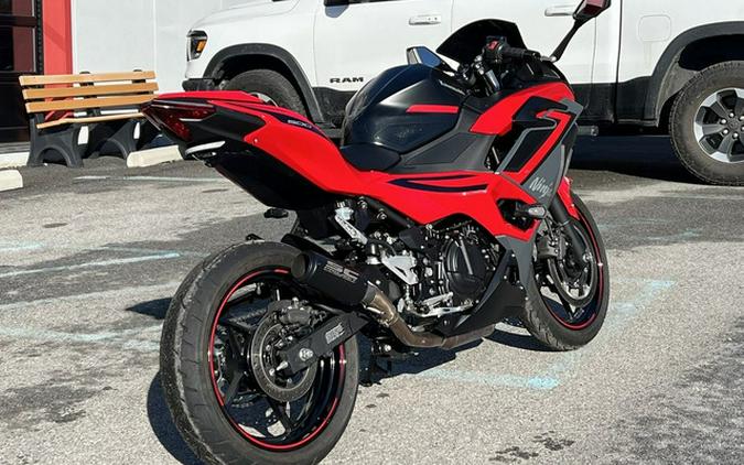 2025 Kawasaki Ninja 500 ABS Passion Red/Metallic Flat Spark Bla