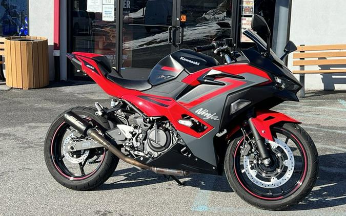 2025 Kawasaki Ninja 500 ABS Passion Red/Metallic Flat Spark Bla