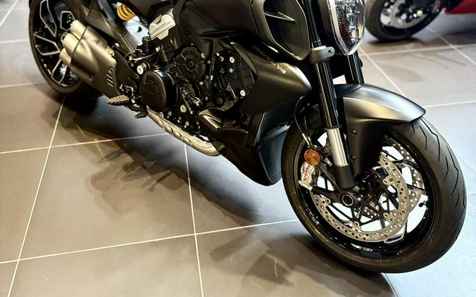 2026 Ducati DIAVEL V4