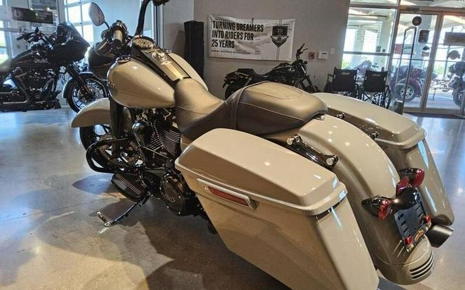 FLHRXS 2025 Road King™ Special