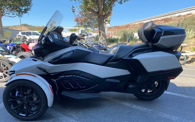 2020 Can-Am® Spyder® RT Limited Dark