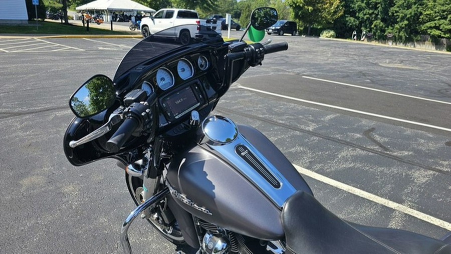 2017 Harley-Davidson FLHXS - Street Glide Special