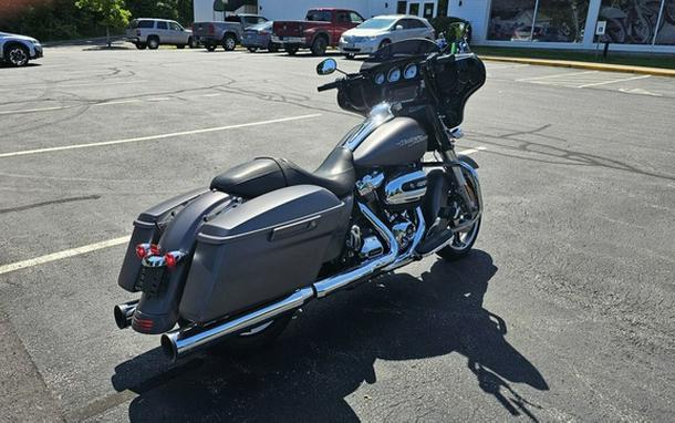 2017 Harley-Davidson FLHXS - Street Glide Special