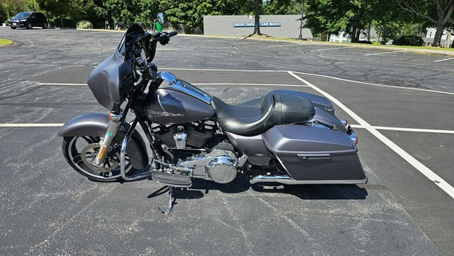 2017 Harley-Davidson FLHXS - Street Glide Special