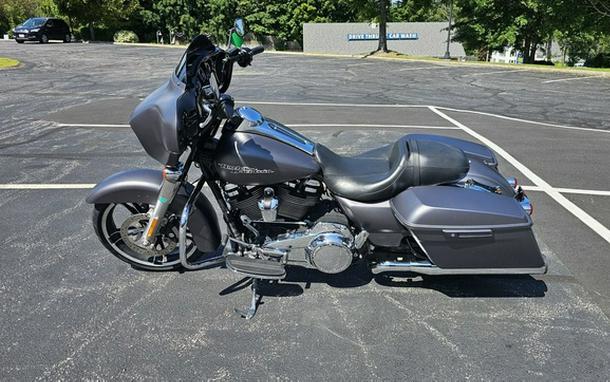 2017 Harley-Davidson FLHXS - Street Glide Special