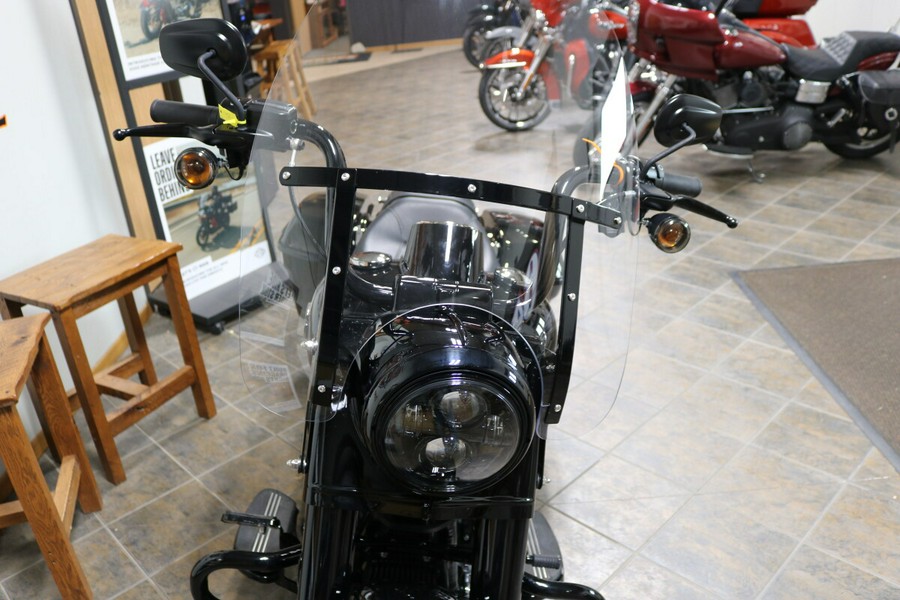 2024 Harley-Davidson® Road King® Special Vivid Black