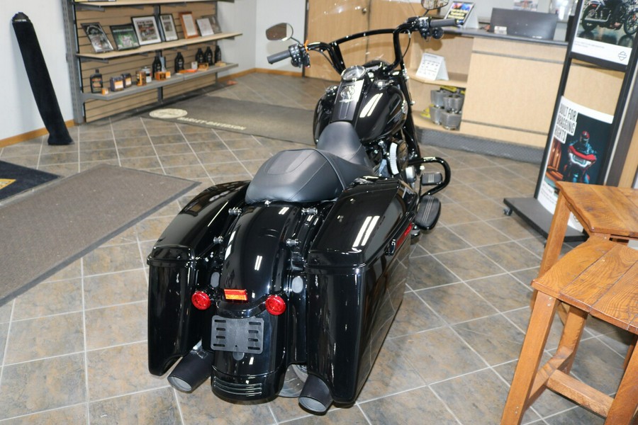 2024 Harley-Davidson® Road King® Special Vivid Black