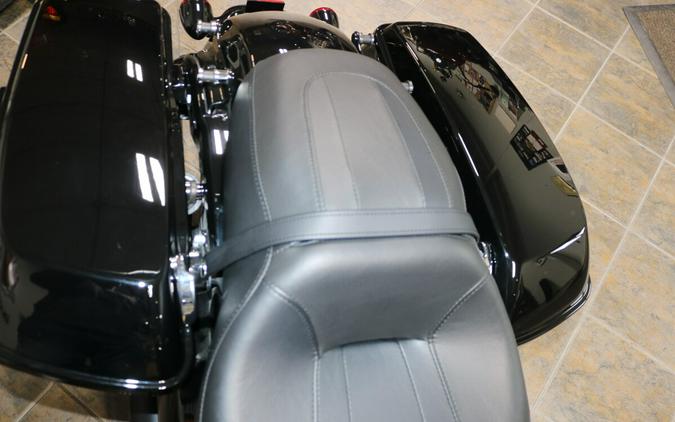 2024 Harley-Davidson® Road King® Special Vivid Black