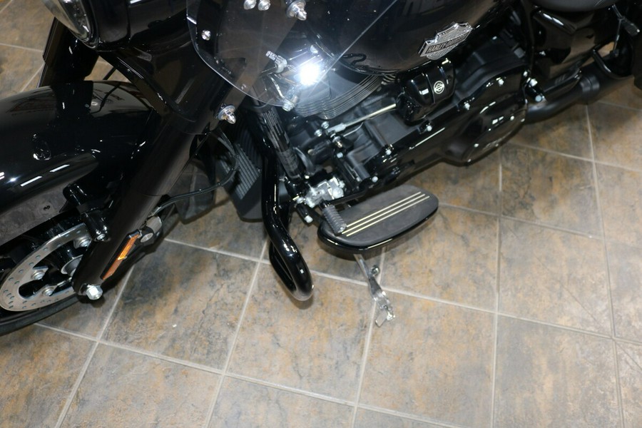 2024 Harley-Davidson® Road King® Special Vivid Black