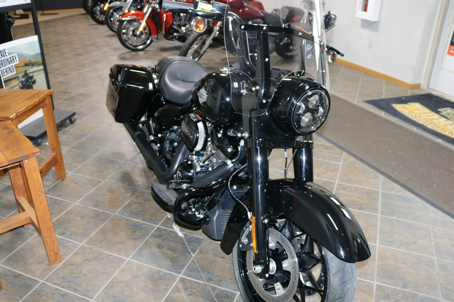 2024 Harley-Davidson® Road King® Special Vivid Black