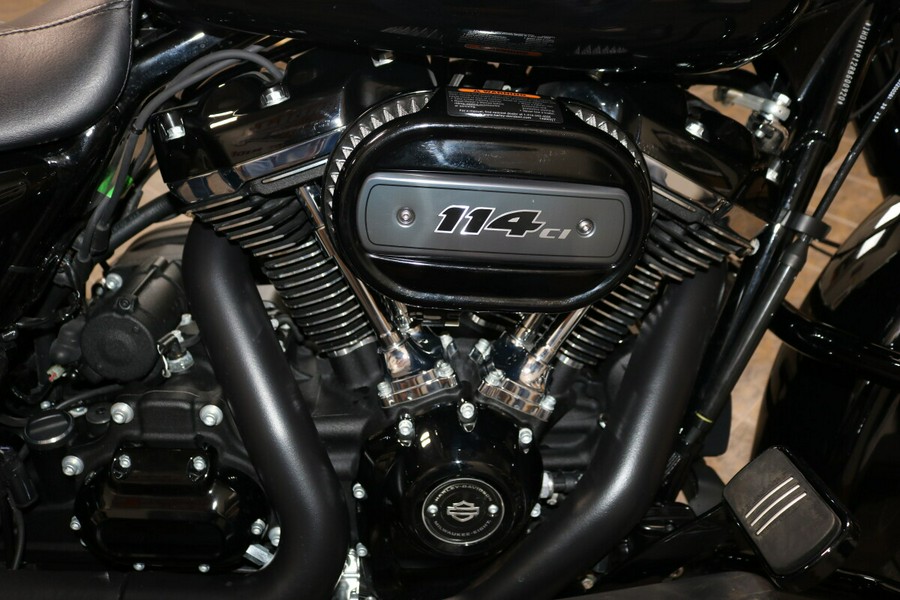 2024 Harley-Davidson® Road King® Special Vivid Black