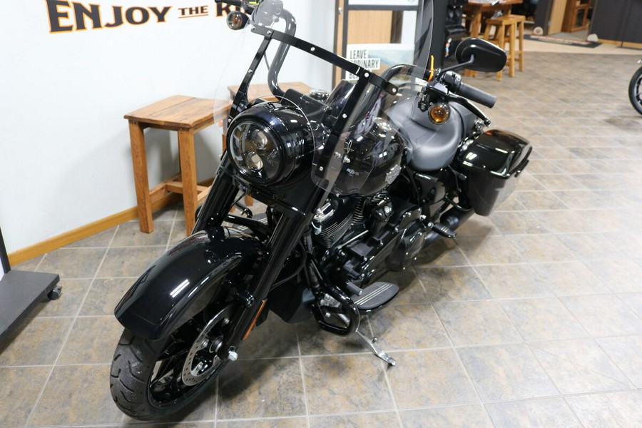 2024 Harley-Davidson® Road King® Special Vivid Black