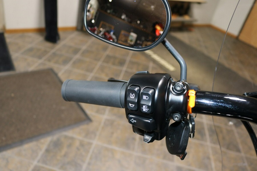2024 Harley-Davidson® Road King® Special Vivid Black