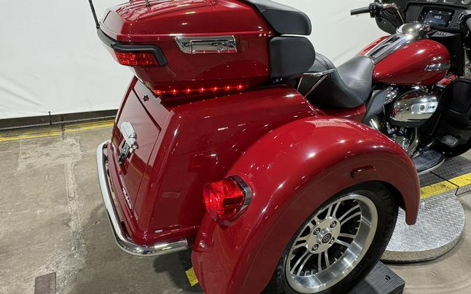 2021 Harley-Davidson Tri Glide Ultra Billiard Red