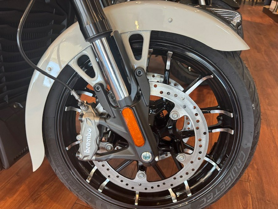 2026 Indian Motorcycle® Chieftain® PowerPlus 112 Dark Horse® with PowerBand Audio Package
