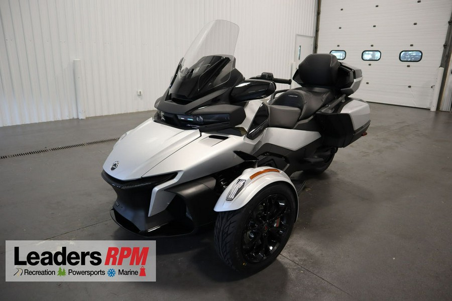 2024 Can-Am® Spyder RT Limited Dark Wheels