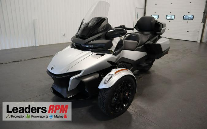 2024 Can-Am® Spyder RT Limited Dark Wheels