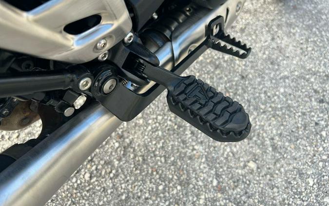 2026 Triumph Scrambler 400 XC Racing Yellow XC