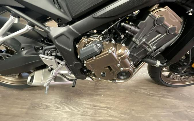 2026 Honda® CB650R E-Clutch