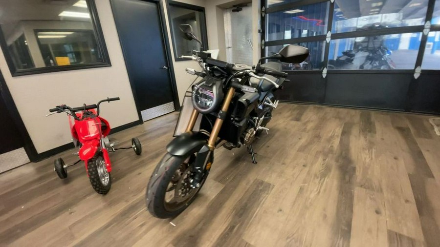 2026 Honda® CB650R E-Clutch