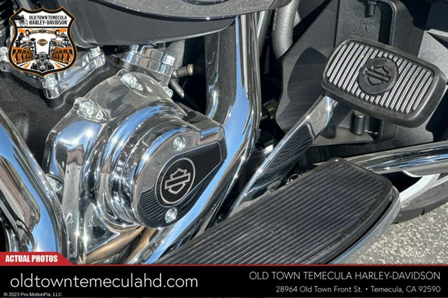 2025 Harley-Davidson FLHXU