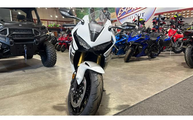 2026 CBR1000RR - PEARL WHITE - Honda