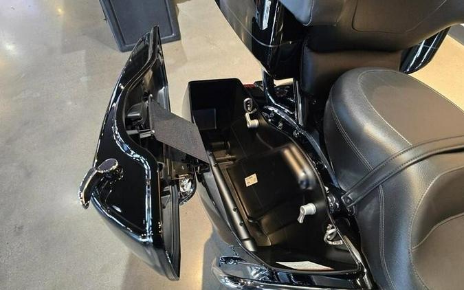 FLHXU 2025 Street Glide™ Ultra