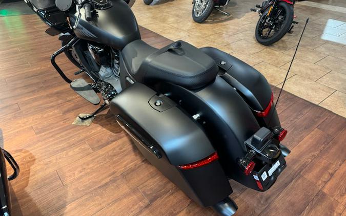 2026 Indian Motorcycle® Challenger 112 Dark Horse®